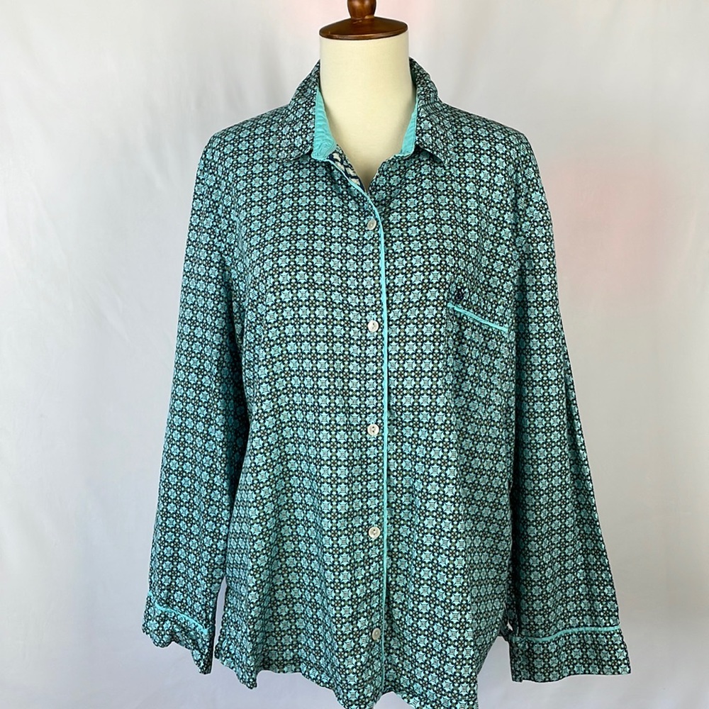Victoria's Secret Light Blue Long Sleeve Pajama Shirt w/Chest Pocket Size Medium